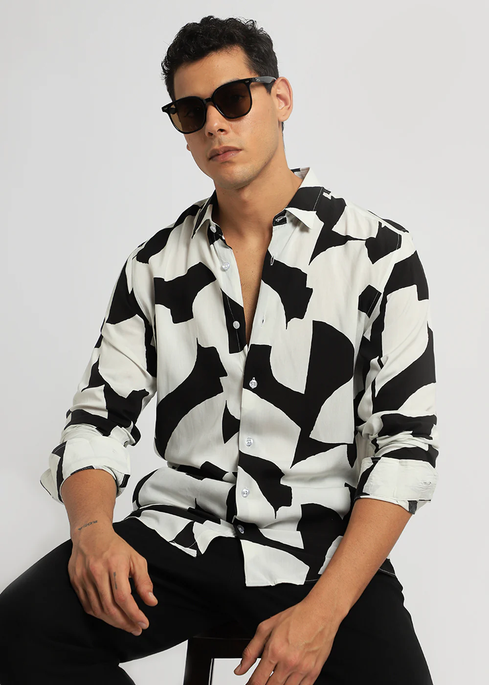 Abstract Monochrome Print Full sleeve shirt - Image 6