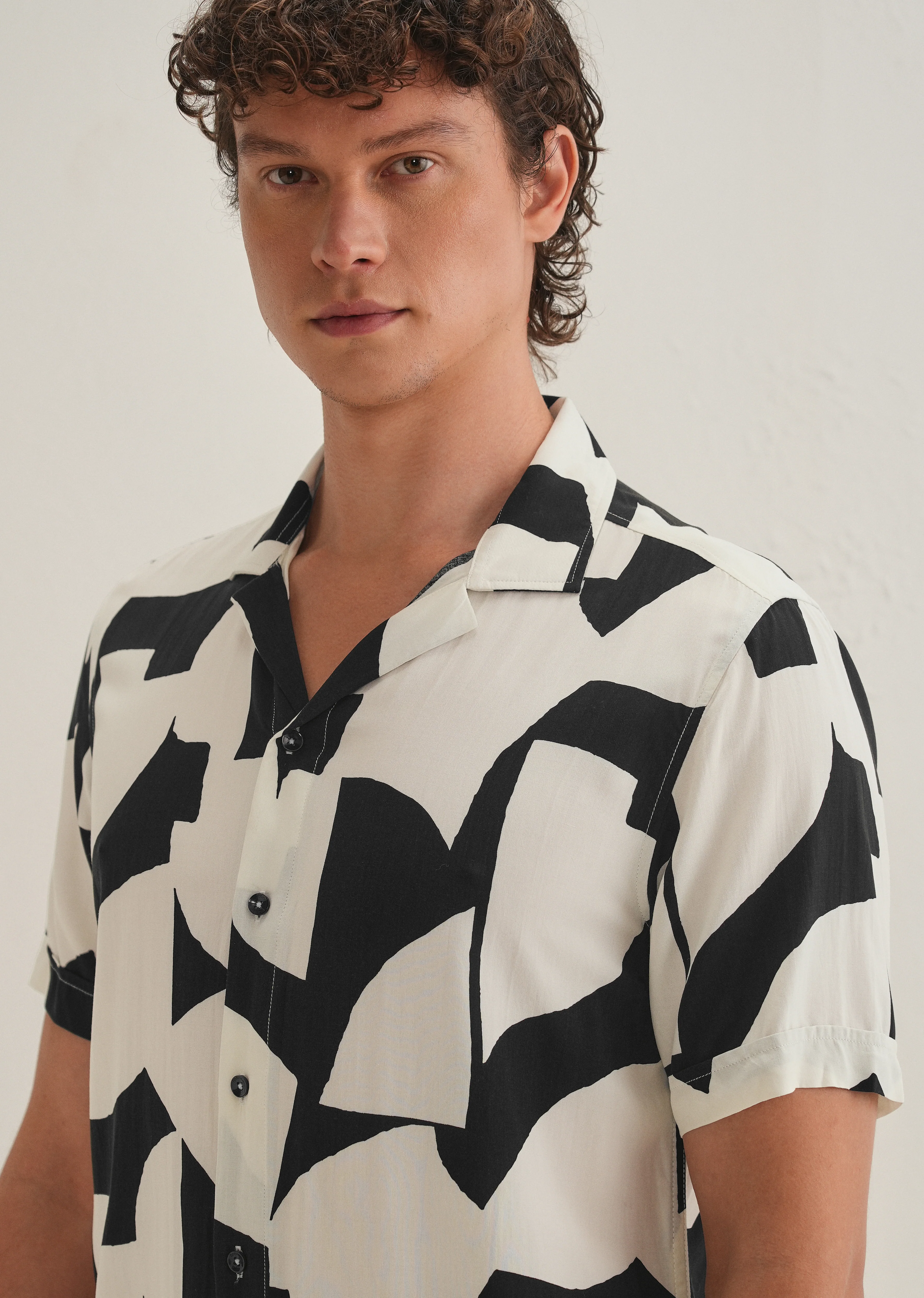 Abstract Monochrome Print Half sleeve shirt - Image 2