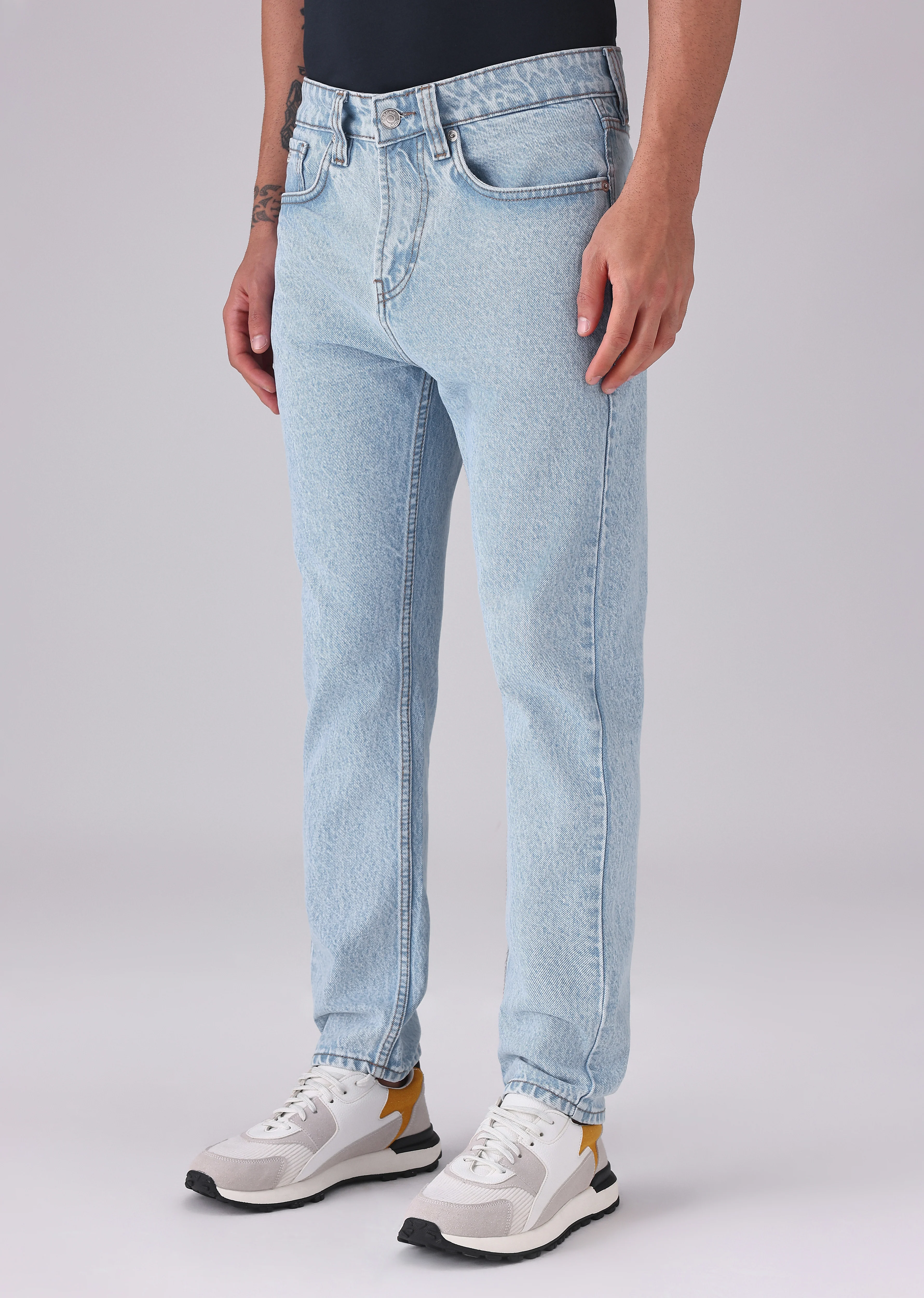 Light Wash Carrot Fit Jeans - Image 4