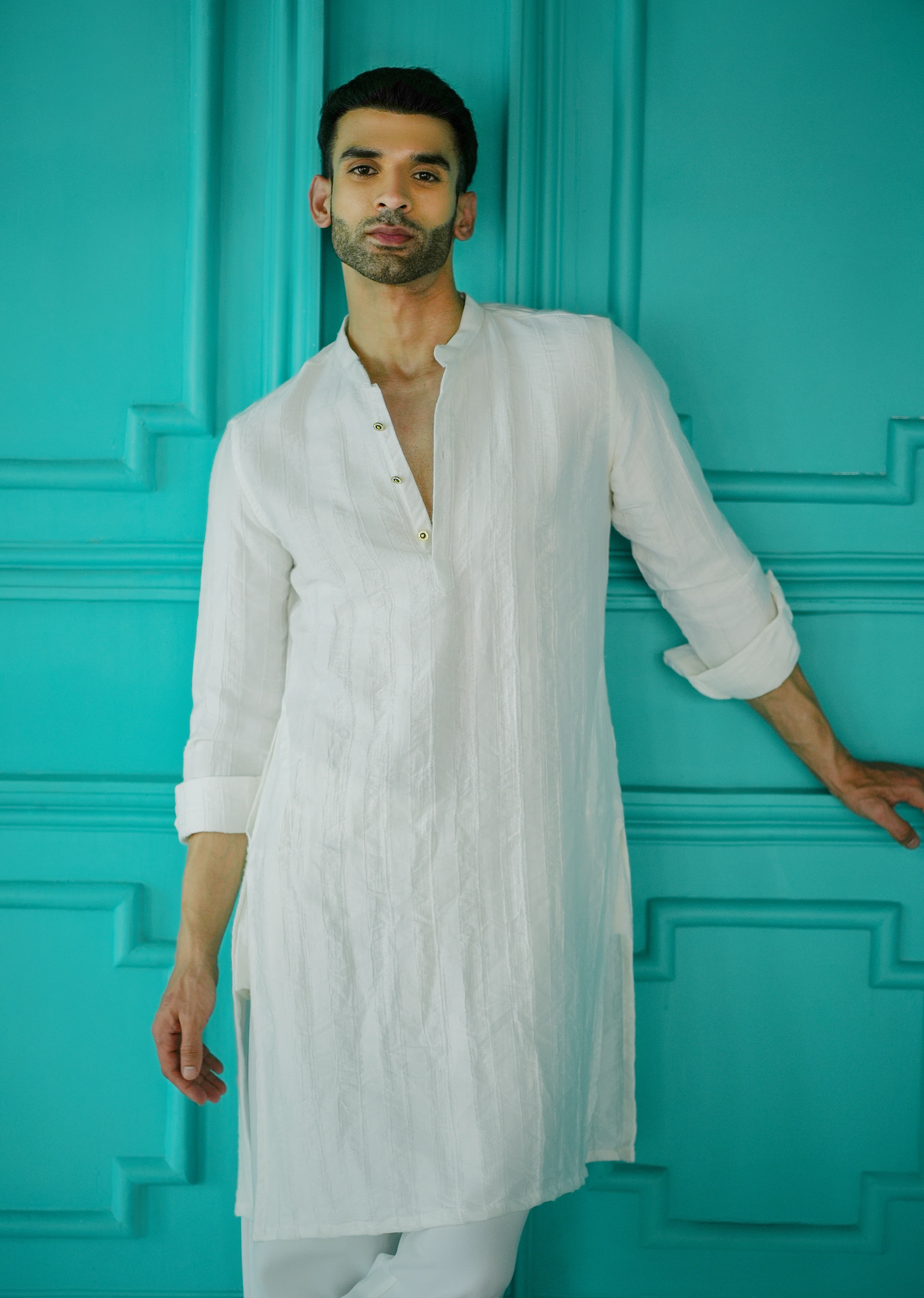 White Textured Vertical Stripe Kurta - Image 2