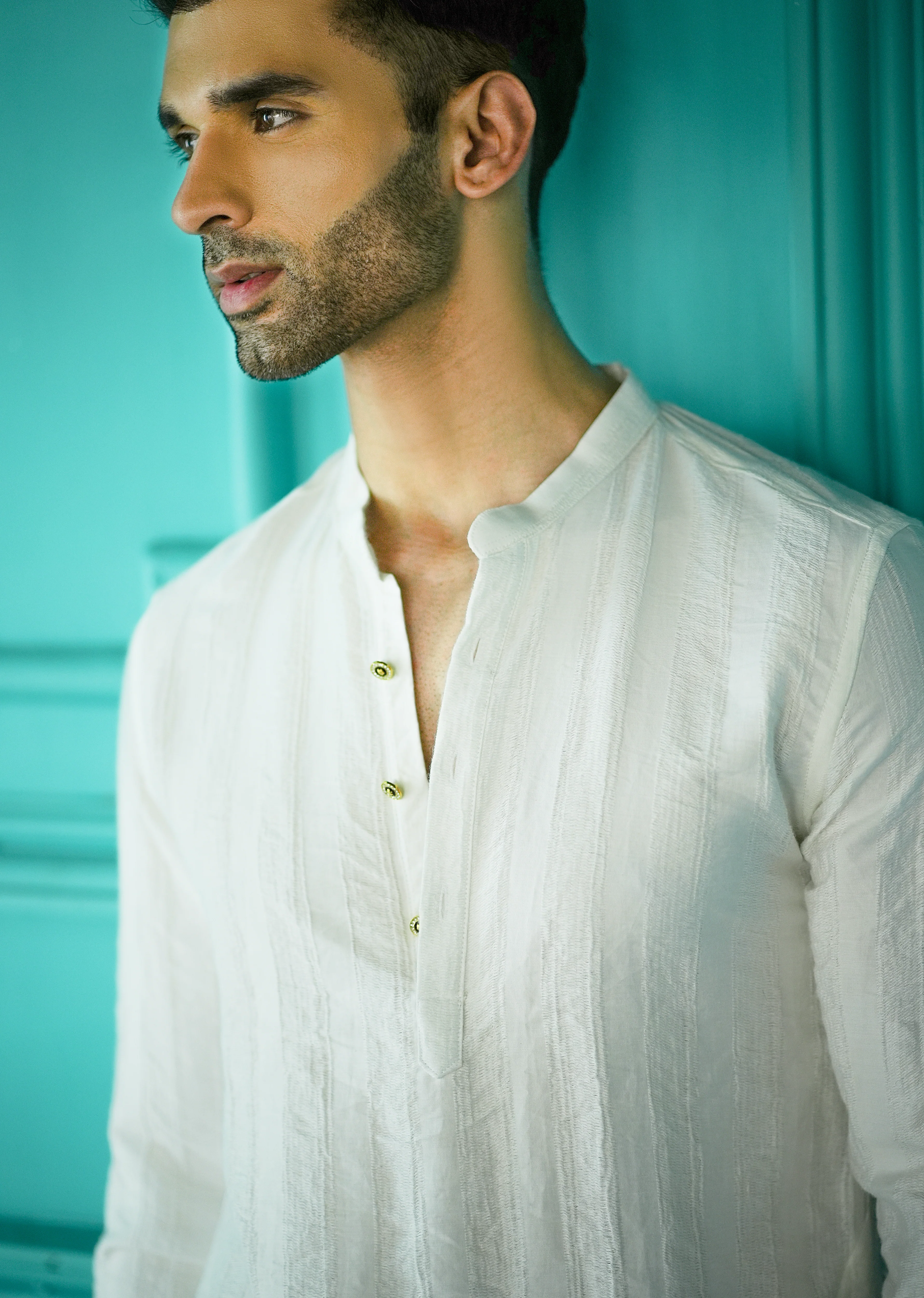 White Textured Vertical Stripe Kurta - Image 3